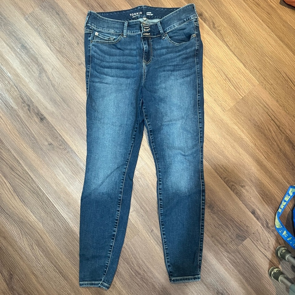 Torrid 16T Women’s Jegging Super Soft Jeans
